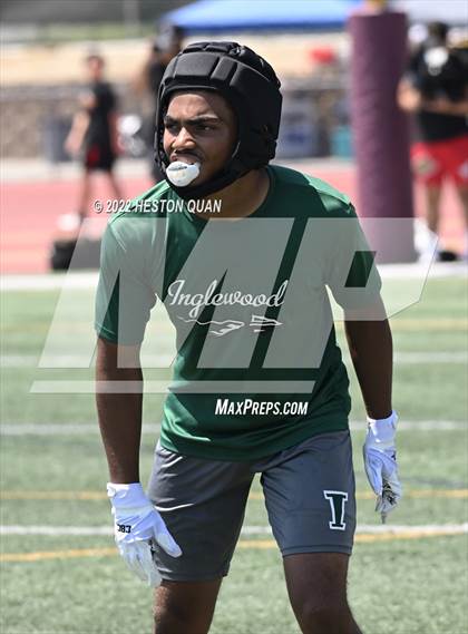 Thumbnail 1 in Inglewood vs. Mission Viejo (South County Tournament) photogallery.