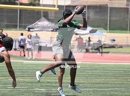 Thumbnail 2 in Inglewood vs. Mission Viejo (South County Tournament) photogallery.