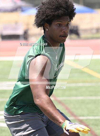 Thumbnail 2 in Inglewood vs. Mission Viejo (South County Tournament) photogallery.