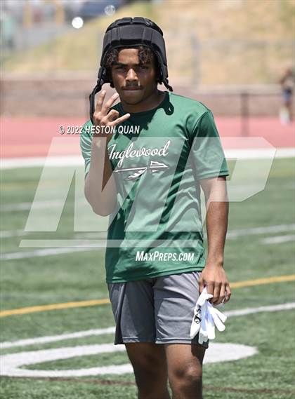 Thumbnail 2 in Inglewood vs. Mission Viejo (South County Tournament) photogallery.