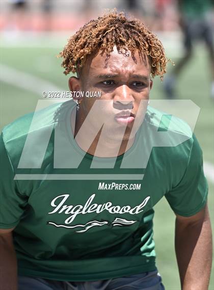Thumbnail 1 in Inglewood vs. Mission Viejo (South County Tournament) photogallery.