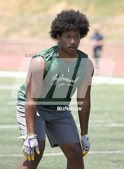 Thumbnail 1 in Inglewood vs. Mission Viejo (South County Tournament) photogallery.