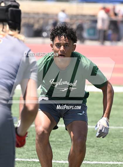 Thumbnail 3 in Inglewood vs. Mission Viejo (South County Tournament) photogallery.