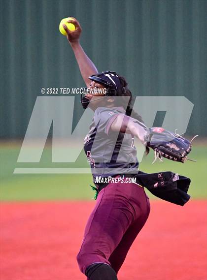Thumbnail 1 in Benton vs. Greene County Tech (AAA 5A State Final) photogallery.
