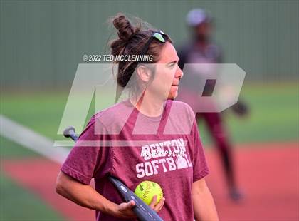 Thumbnail 2 in Benton vs. Greene County Tech (AAA 5A State Final) photogallery.