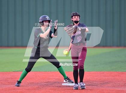 Thumbnail 2 in Benton vs. Greene County Tech (AAA 5A State Final) photogallery.