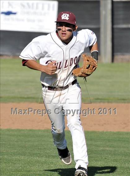 Thumbnail 2 in West Covina vs. Damien photogallery.