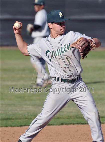 Thumbnail 2 in West Covina vs. Damien photogallery.