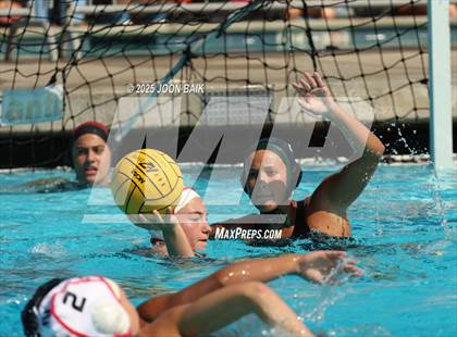Thumbnail 3 in Moreau Catholic vs Oakdale (Battle of the Bay) photogallery.