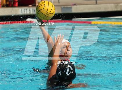 Thumbnail 2 in Moreau Catholic vs Oakdale (Battle of the Bay) photogallery.
