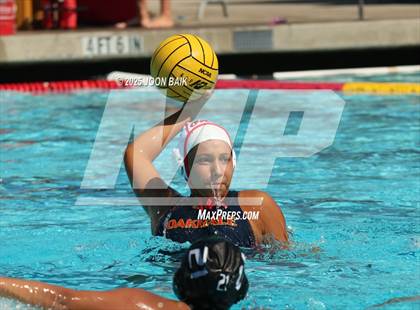 Thumbnail 3 in Moreau Catholic vs Oakdale (Battle of the Bay) photogallery.