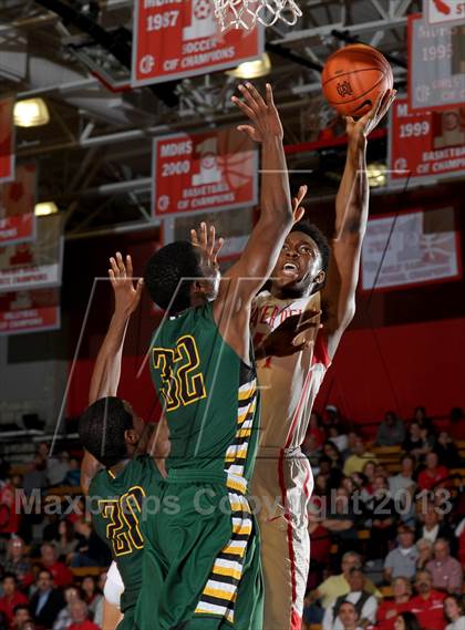 Thumbnail 3 in Eisenhower @ Mater Dei (Nike Extravaganza) photogallery.