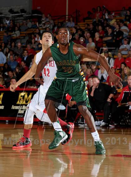 Thumbnail 1 in Eisenhower @ Mater Dei (Nike Extravaganza) photogallery.