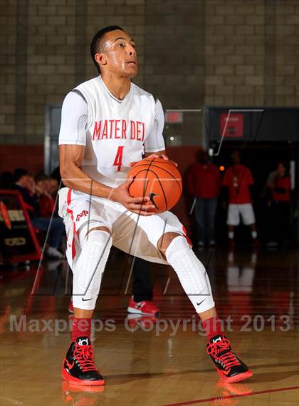 Thumbnail 3 in Eisenhower @ Mater Dei (Nike Extravaganza) photogallery.