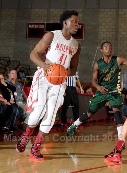 Thumbnail 2 in Eisenhower @ Mater Dei (Nike Extravaganza) photogallery.