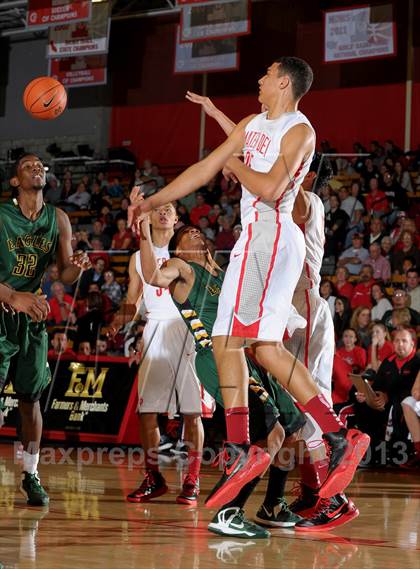 Thumbnail 3 in Eisenhower @ Mater Dei (Nike Extravaganza) photogallery.