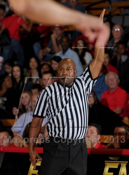 Thumbnail 3 in Eisenhower @ Mater Dei (Nike Extravaganza) photogallery.
