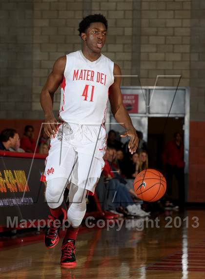 Thumbnail 3 in Eisenhower @ Mater Dei (Nike Extravaganza) photogallery.