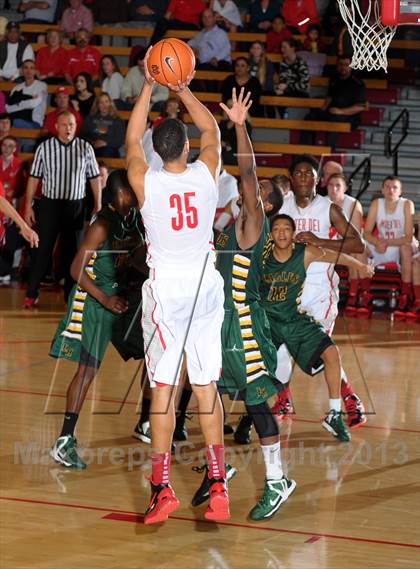 Thumbnail 3 in Eisenhower @ Mater Dei (Nike Extravaganza) photogallery.
