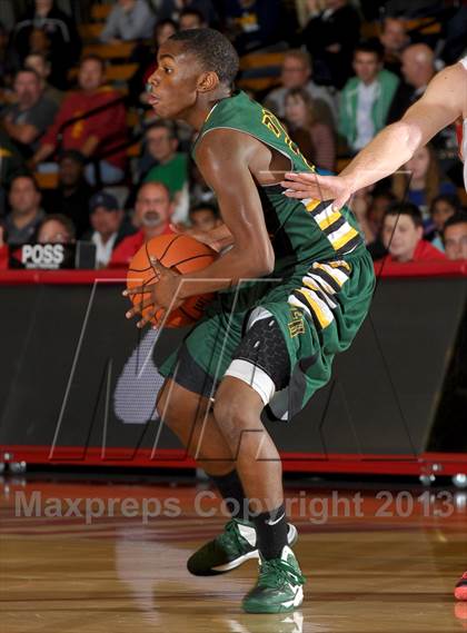Thumbnail 1 in Eisenhower @ Mater Dei (Nike Extravaganza) photogallery.