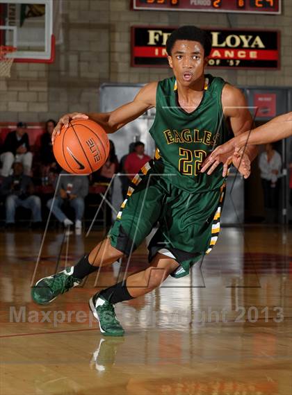 Thumbnail 2 in Eisenhower @ Mater Dei (Nike Extravaganza) photogallery.