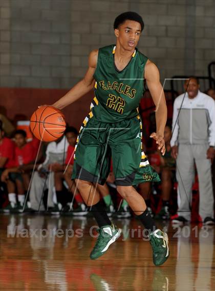Thumbnail 2 in Eisenhower @ Mater Dei (Nike Extravaganza) photogallery.