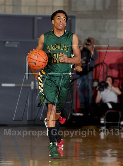Thumbnail 1 in Eisenhower @ Mater Dei (Nike Extravaganza) photogallery.