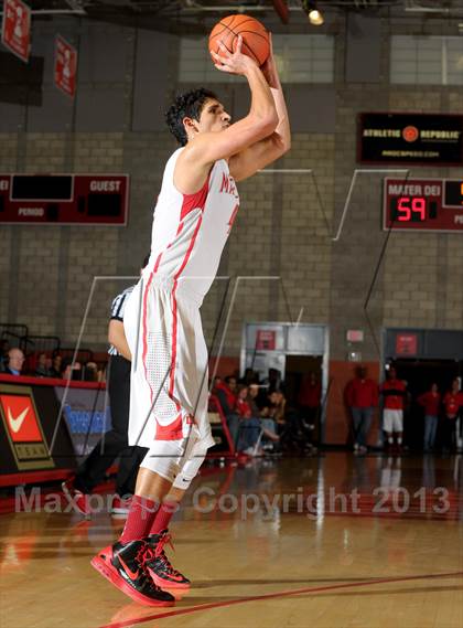 Thumbnail 2 in Eisenhower @ Mater Dei (Nike Extravaganza) photogallery.