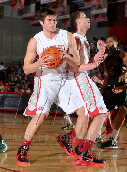 Thumbnail 3 in Eisenhower @ Mater Dei (Nike Extravaganza) photogallery.