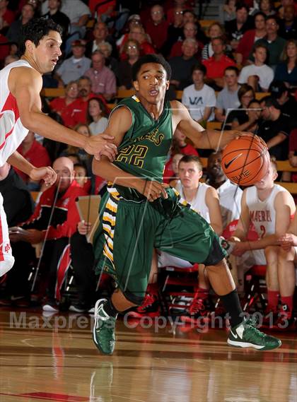 Thumbnail 2 in Eisenhower @ Mater Dei (Nike Extravaganza) photogallery.
