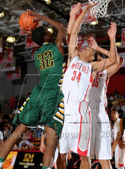 Thumbnail 3 in Eisenhower @ Mater Dei (Nike Extravaganza) photogallery.