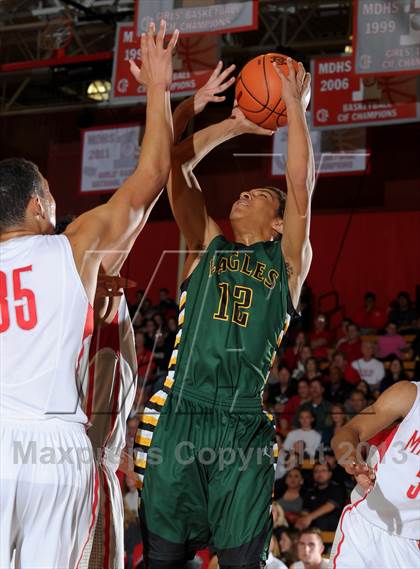 Thumbnail 2 in Eisenhower @ Mater Dei (Nike Extravaganza) photogallery.