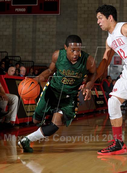 Thumbnail 1 in Eisenhower @ Mater Dei (Nike Extravaganza) photogallery.
