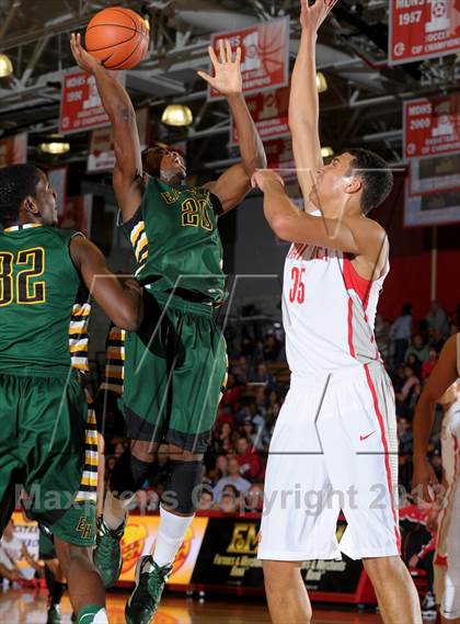 Thumbnail 1 in Eisenhower @ Mater Dei (Nike Extravaganza) photogallery.