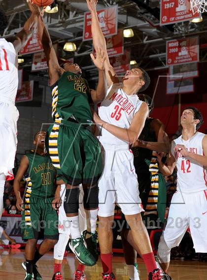 Thumbnail 3 in Eisenhower @ Mater Dei (Nike Extravaganza) photogallery.