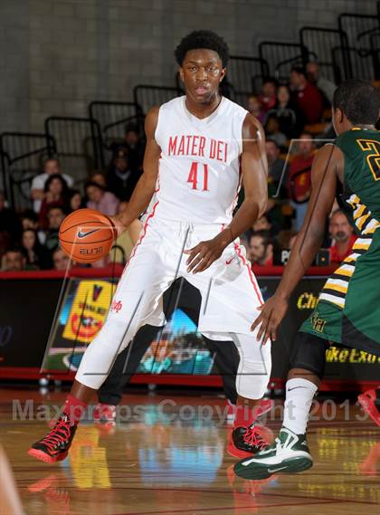 Thumbnail 1 in Eisenhower @ Mater Dei (Nike Extravaganza) photogallery.