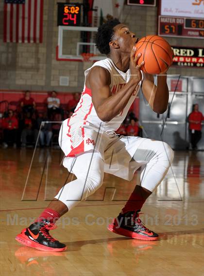 Thumbnail 3 in Eisenhower @ Mater Dei (Nike Extravaganza) photogallery.