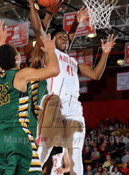 Thumbnail 3 in Eisenhower @ Mater Dei (Nike Extravaganza) photogallery.
