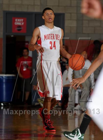 Thumbnail 2 in Eisenhower @ Mater Dei (Nike Extravaganza) photogallery.