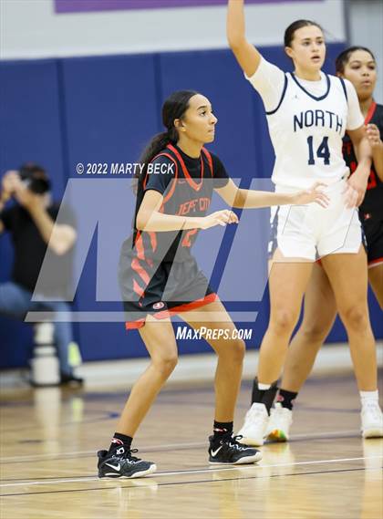 Thumbnail 3 in Jefferson City vs Blue Valley North (Sophie Cunningham Classic) photogallery.