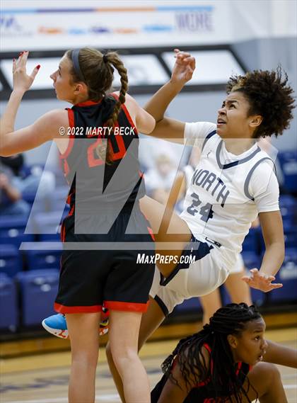 Thumbnail 3 in Jefferson City vs Blue Valley North (Sophie Cunningham Classic) photogallery.