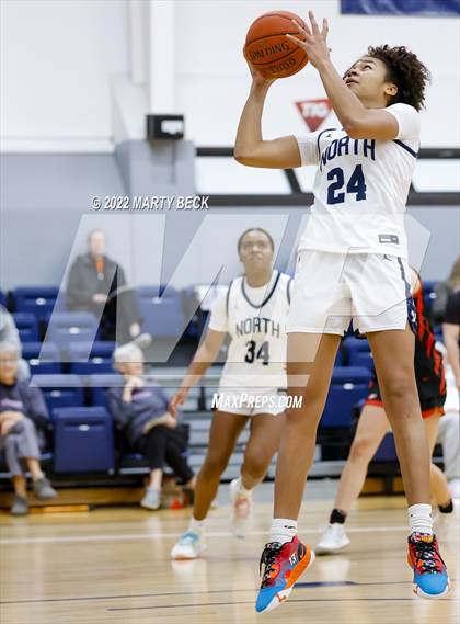 Thumbnail 3 in Jefferson City vs Blue Valley North (Sophie Cunningham Classic) photogallery.