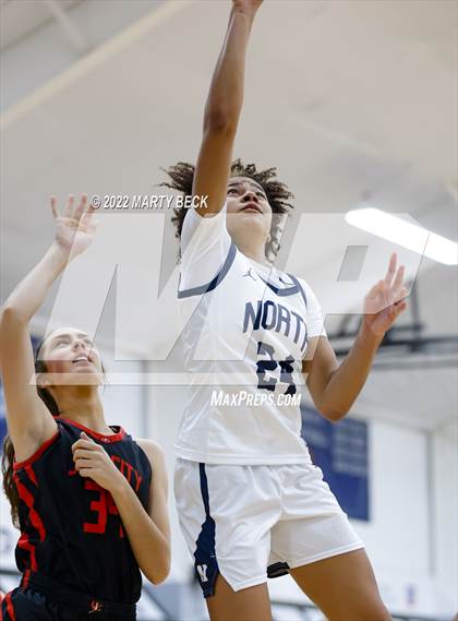 Thumbnail 3 in Jefferson City vs Blue Valley North (Sophie Cunningham Classic) photogallery.