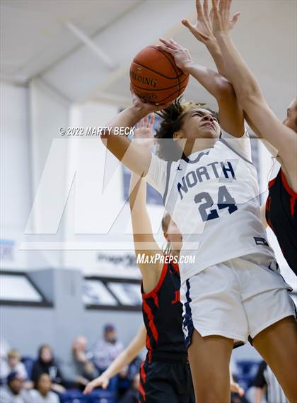 Thumbnail 3 in Jefferson City vs Blue Valley North (Sophie Cunningham Classic) photogallery.