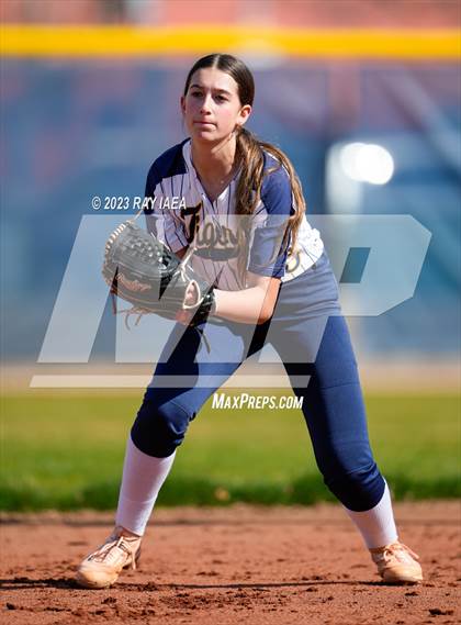 Thumbnail 2 in Inderkum @ Woodcreek photogallery.