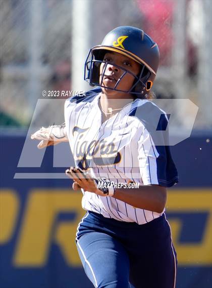 Thumbnail 1 in Inderkum @ Woodcreek photogallery.