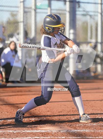 Thumbnail 2 in Inderkum @ Woodcreek photogallery.