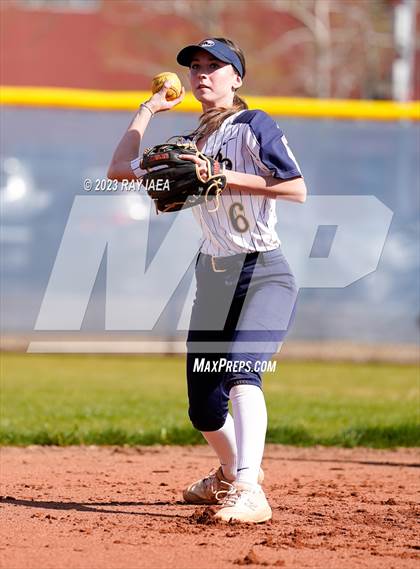 Thumbnail 1 in Inderkum @ Woodcreek photogallery.