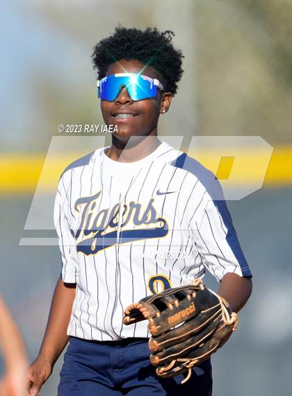 Thumbnail 2 in Inderkum @ Woodcreek photogallery.