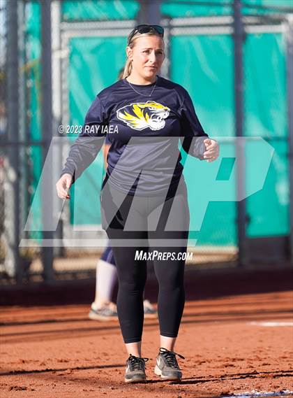 Thumbnail 3 in Inderkum @ Woodcreek photogallery.